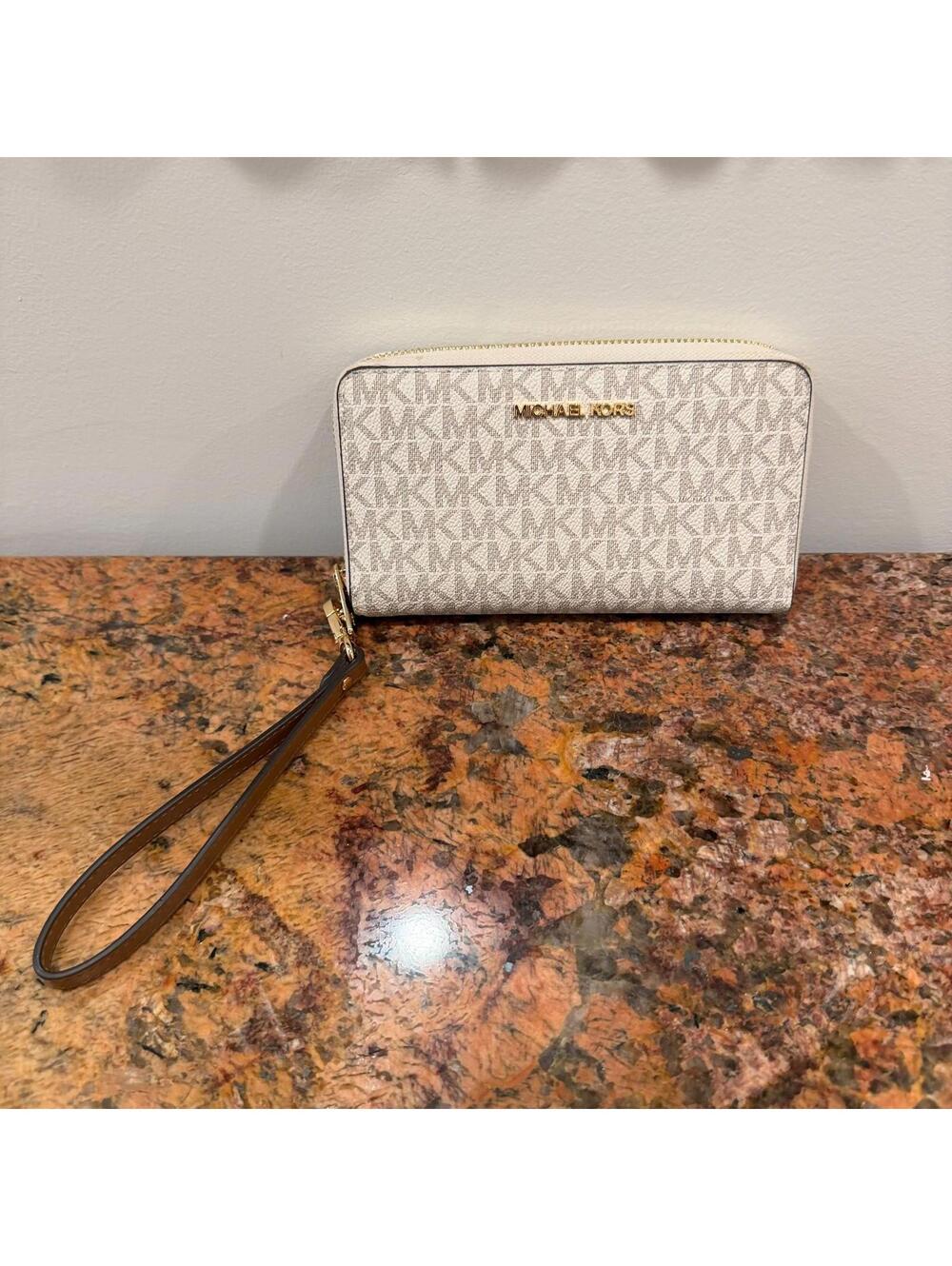Michael Kors Jet Set Travel Large Multifunction Phone Case Signature Logo Print